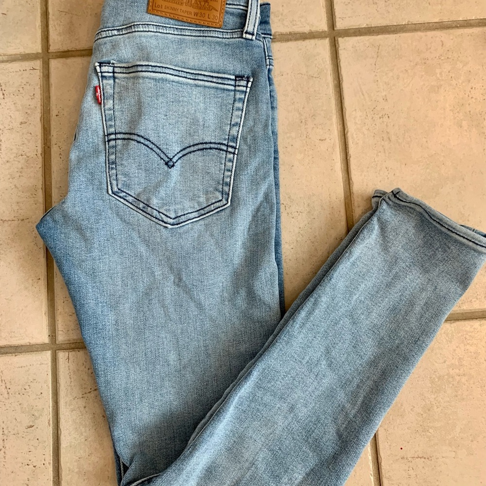 Levi's® Premium
SKINNY TAPER LEVI’S® FLEX JEANS